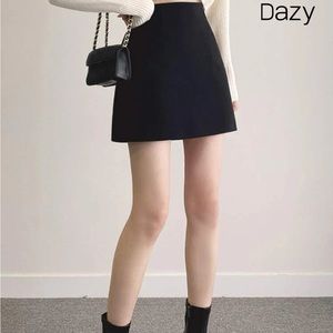 DAZY Black High Waisted Skirt - M